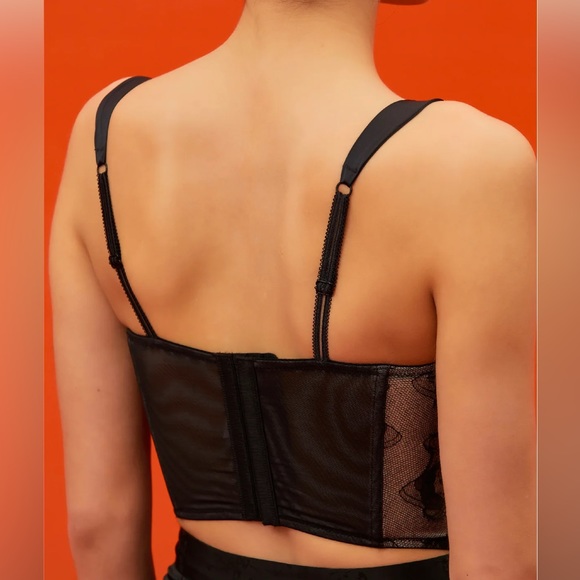 Black Lace Corset - Picture 5 of 11